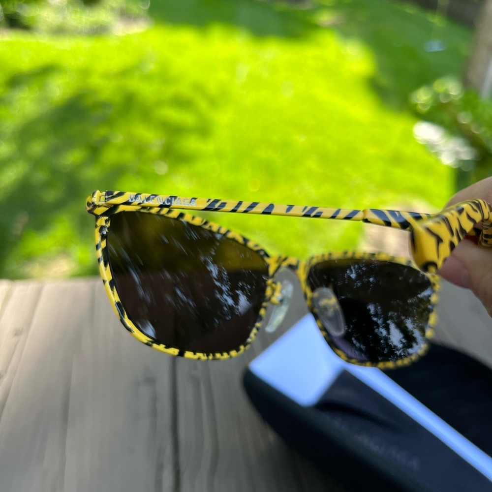 🖤BALENCIAGA  METAL FRAME SUNGLASSES IN YELLOW BLACK - Picture 6 of 8